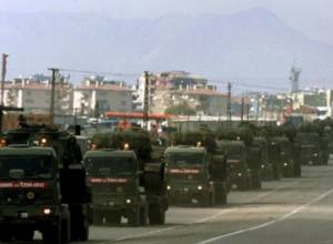 Turkey sending military equipment to Syrian border