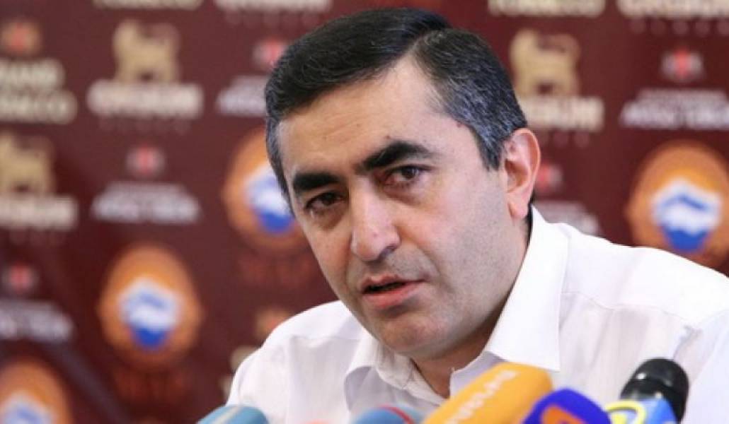 5d7219e490e7a27fb0986ed808d202bb