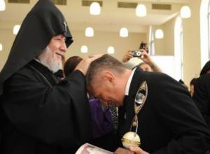 Church awards Sokurov