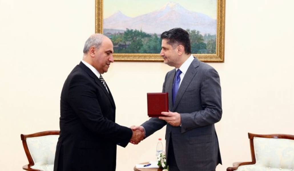 585bb3887f986f3cd8e9c23cc83a8e08