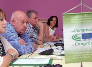 Minister not suprised at gatherings in polling stations