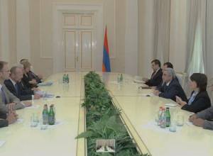 Serzh Sargsyan receives Swiss parliamentarians