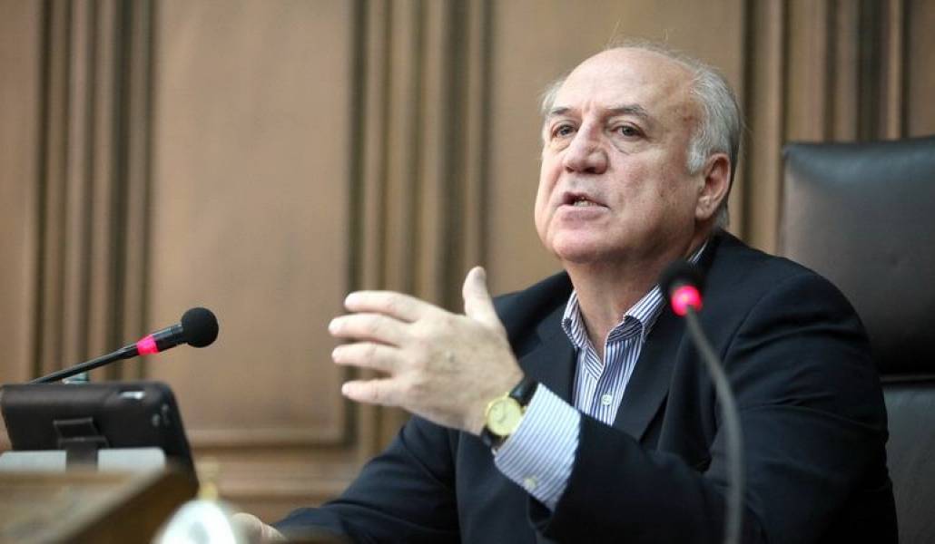 90501a3bd2a7f64b48791f0d827a0182