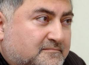 Post-Scriptum to host Ara Papyan