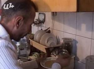 Father makes meals for seven children
