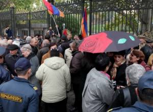 Acitivists call on HHK to ensure quorum