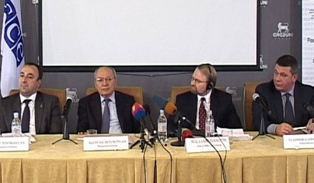 d2ad7120a142657eee26d7a81957bfd8