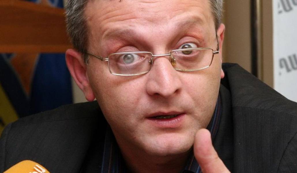 99b8199c49d1d6e9a24df04370da1458