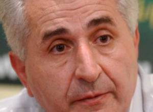 HZhK not going to quit HAK