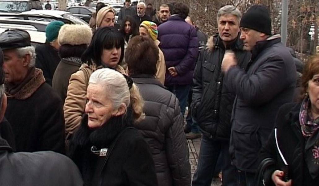 c63845f817702efbecf693009ee52384