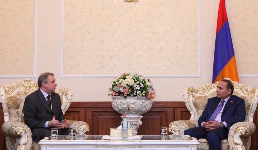 b37c4cbd3f92397afe34c249702a8cd5