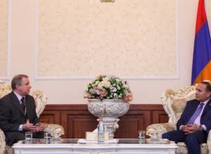 Hovik Abrahamyan receives international observers