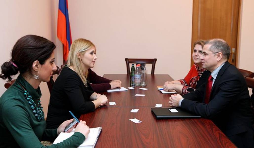 decad8beaffd4c4e05d56f5be701cc67