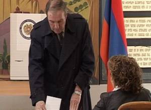 Levon Ter-Petrosyan casts ballot at Precinct 9/11