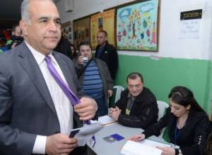 Raffi Hovannisian votes in presidential election