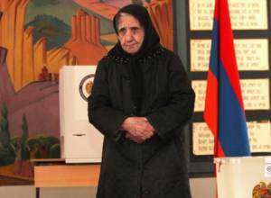 Exit poll shows Sargsyan winning in first round