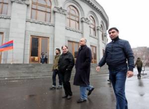 Raffi Hovannisian to come at 12