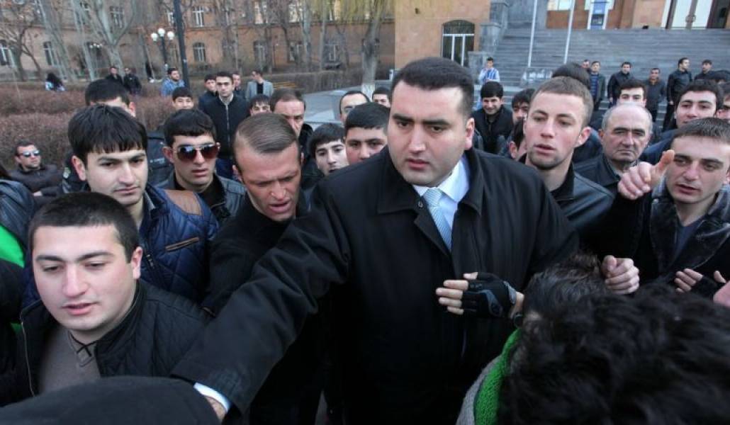 d3ff347ef4a63db07b7e83d344b22353