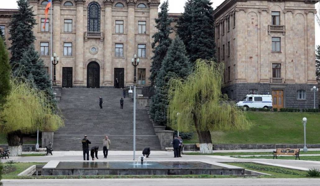 26af86b2930bbf4170ac5eeb05bbbdc3