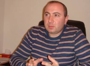 Post-Scriptum to host Andranik Tevanyan