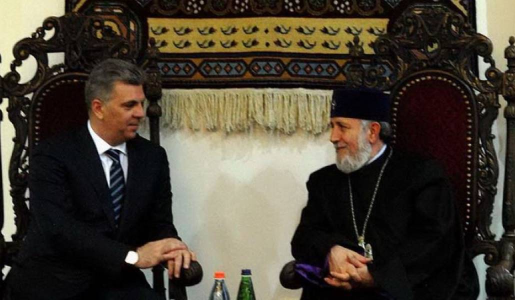 037261d3343155443920ab77e68d3a1d