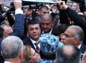 Galust Sahakyan replied Zaruhi Postanjyan in his mind