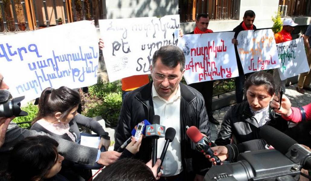 01e423b3bf66a79ce08eeb112eef8892