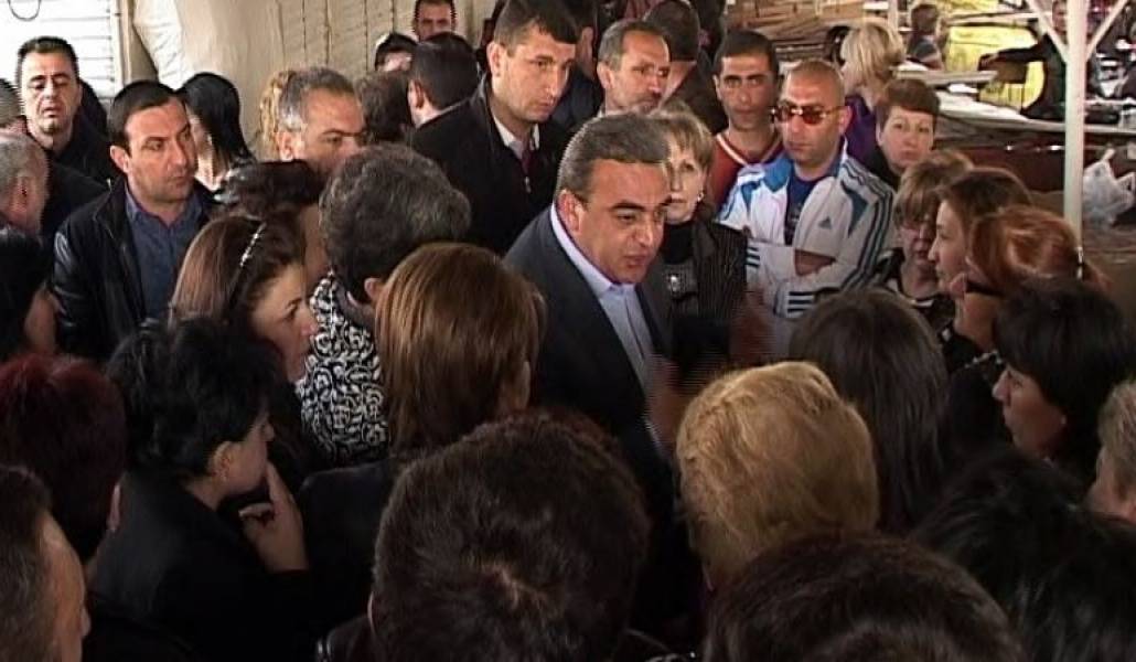 7958de6a4b3046110df904e1a1a7bf70