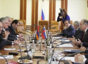 Armenian FM holds meetings in Moscow