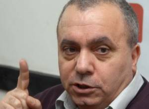 Bagratyan invited the minister to his office