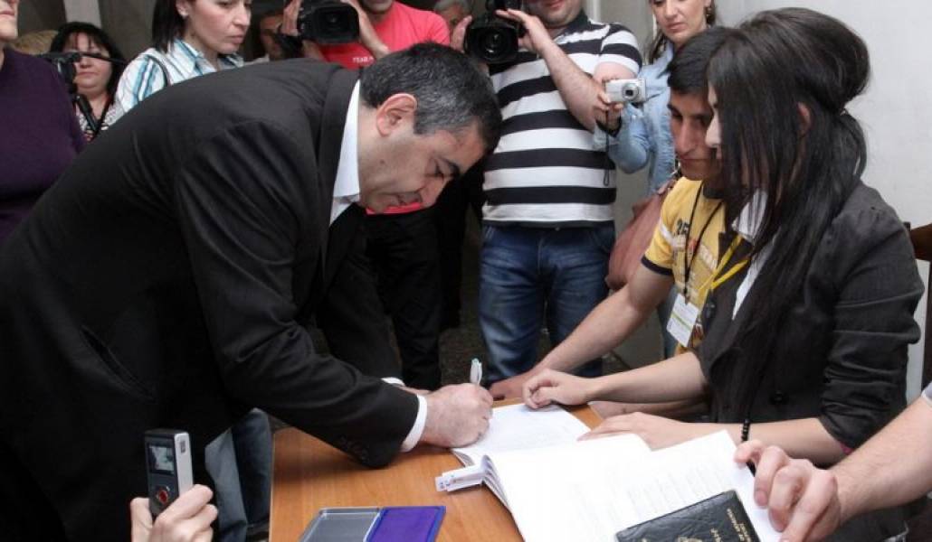 84609be37a895bd24242aa3f51351a30