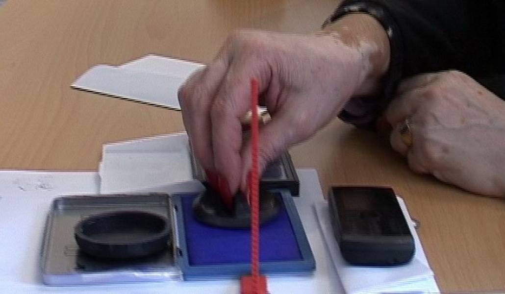 6da081d53eec848aea0fd0bc88199afc