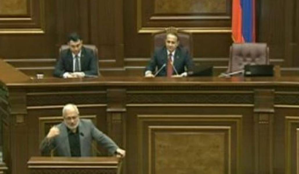 a90ca7d938ff6ce69a0982ca5915def9