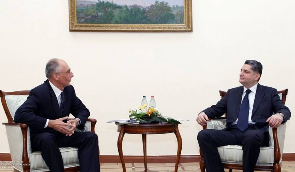 7b75f63fc27938d43190f270e582269e