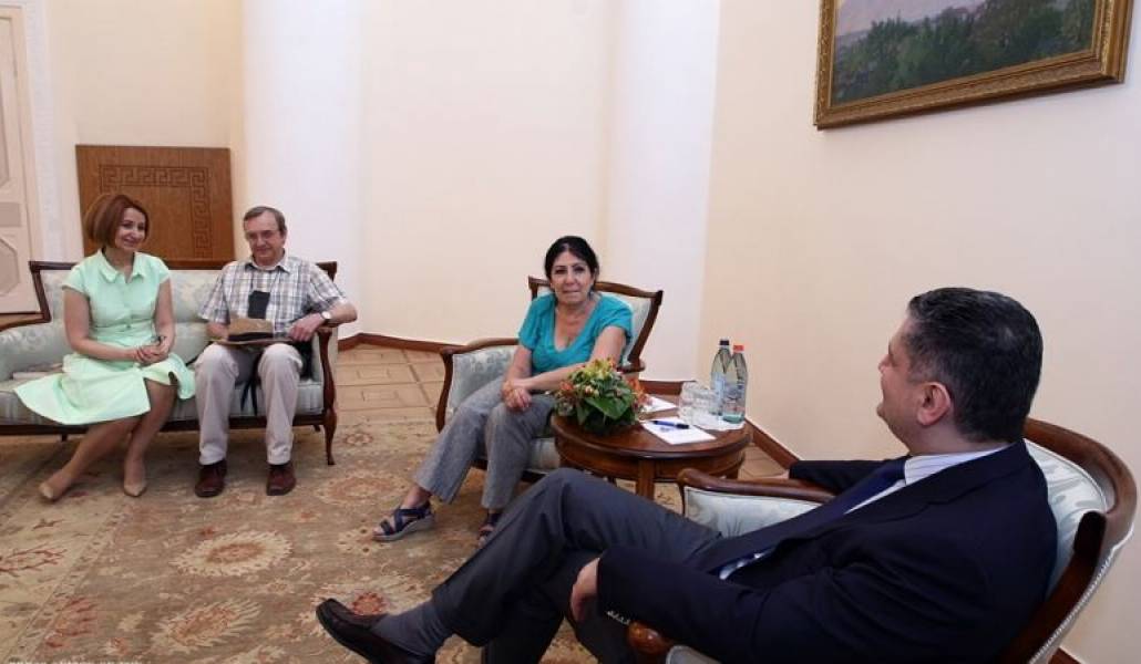 000fbd3fdb4a5ada76522f3fd5a3f337