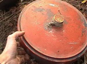 Mines found in the yard of house