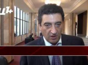 «Չէ, չէ, չէ, ես ոչ մի հարցի չեմ պատասխանում»