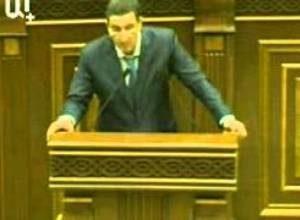 Ո՞ւմ հորեղբոր տղեն ա աուդիտում աշխատում, որ ստեղից ամպագորգոռ ելույթ է ունենում