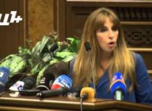 Զարուհի Փոստանջյանի ելույթը