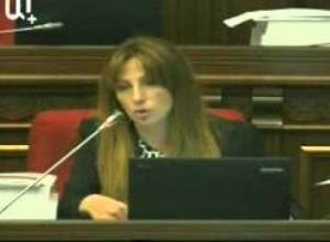 Զարուհի Փոստանջյանի հարցը Գալուստ Սահակյանին