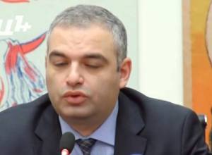 Երկու պատմաբանի գզվռտոց