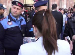 Սպասում էին