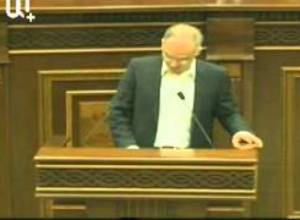 Լեւոն Զուրաբյանը պահանջում է քրեական գործեր հարուցել