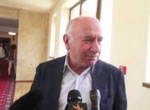 Էդ մարդու ախորժակը չի փակվում, ի՞նչ անենք