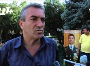 Մեծատառով ներողություն խնդրել. նստացույց անողների պահանջը