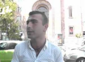 Երեւանի փողոցներում կրկին հայտնվել են ակտիվիստների նկարները՝վիրավորական արտահայտություններով