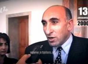 Օրացույց.13-ը Հոկտեմբերի.  Հովիկ Աբրահամյանը նստել էր պատի տակ