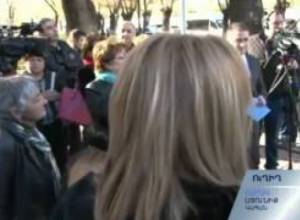 Այո-ն եւ Ոչ-ը Կապանում. Օր 2-րդ