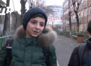 Աշակերտները պահանջում են հեռացված ուսուցչի վերադարձը