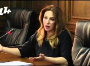 Զարուհի Փոստանջյանը ծուղակի մե՞ջ է ընկել. Տիգրան Ուրիխանյանը հարց ուղղեց